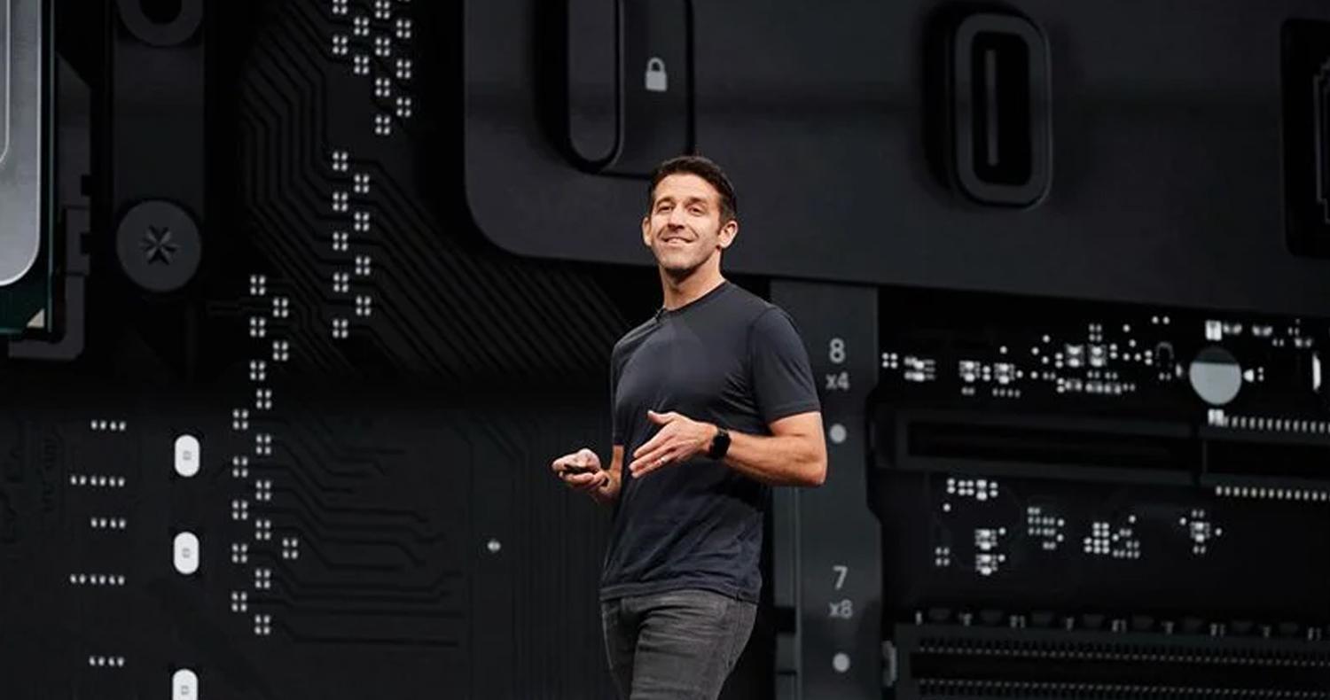 اظهارات مدیران اپل در مورد عدم ارائه فیس آیدی و نمایشگر لمسی در مک