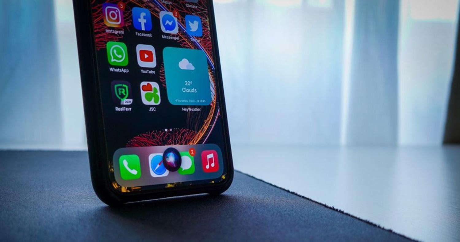 اپل در آی او اس 15.2 باگ حفظ مکالمات سیری را حذف کرد